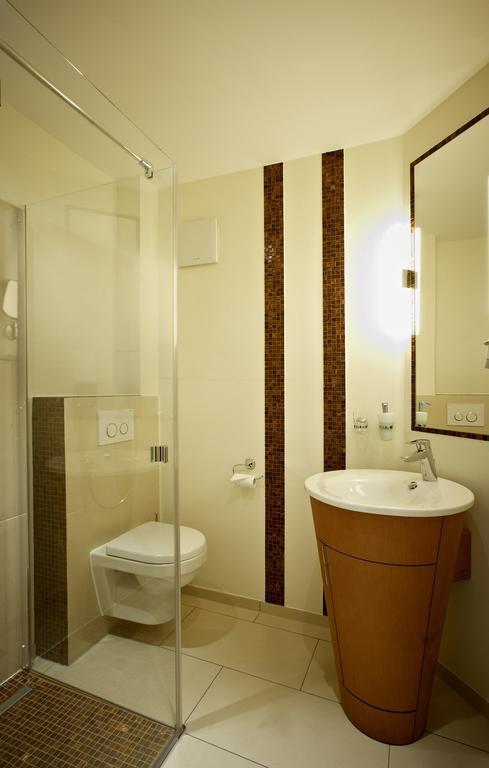 Hotel Am Helmwartsturm Andernach Room photo
