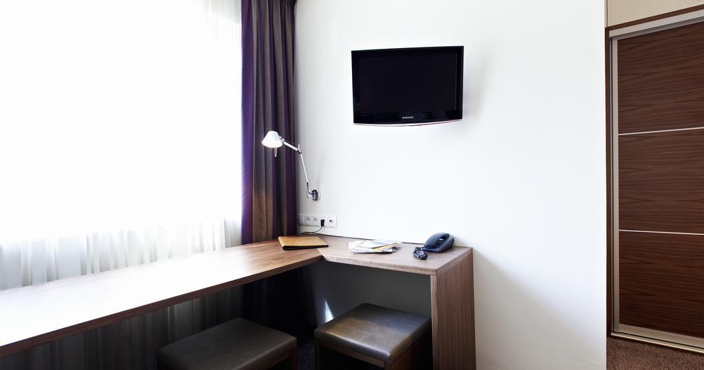 Hotel Am Helmwartsturm Andernach Room photo